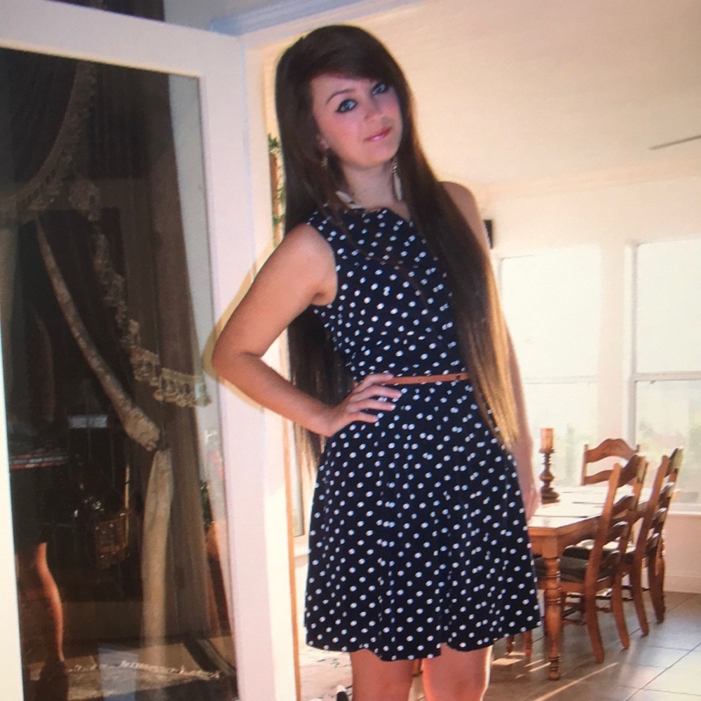 🌴🌴Navy blue with white polka dots dress🌴🌴